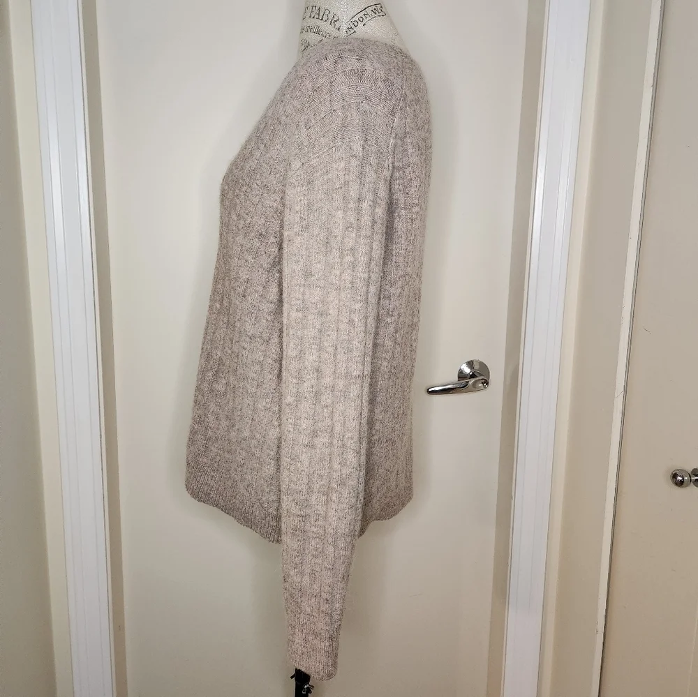 Wilfred Aritzia Wool Knit Sweater - Picture 2 of 9